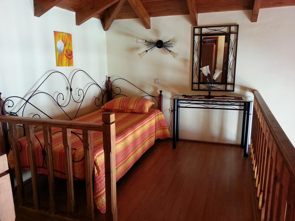 Mika'S House Villa Chalki Town Rom bilde
